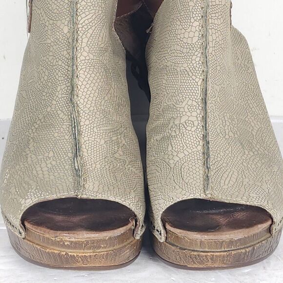 Dansko Women's Reggie US6-6,5 EU37 Taupe Tooled Leather Caged Slingback Sandals - Picture 5 of 16